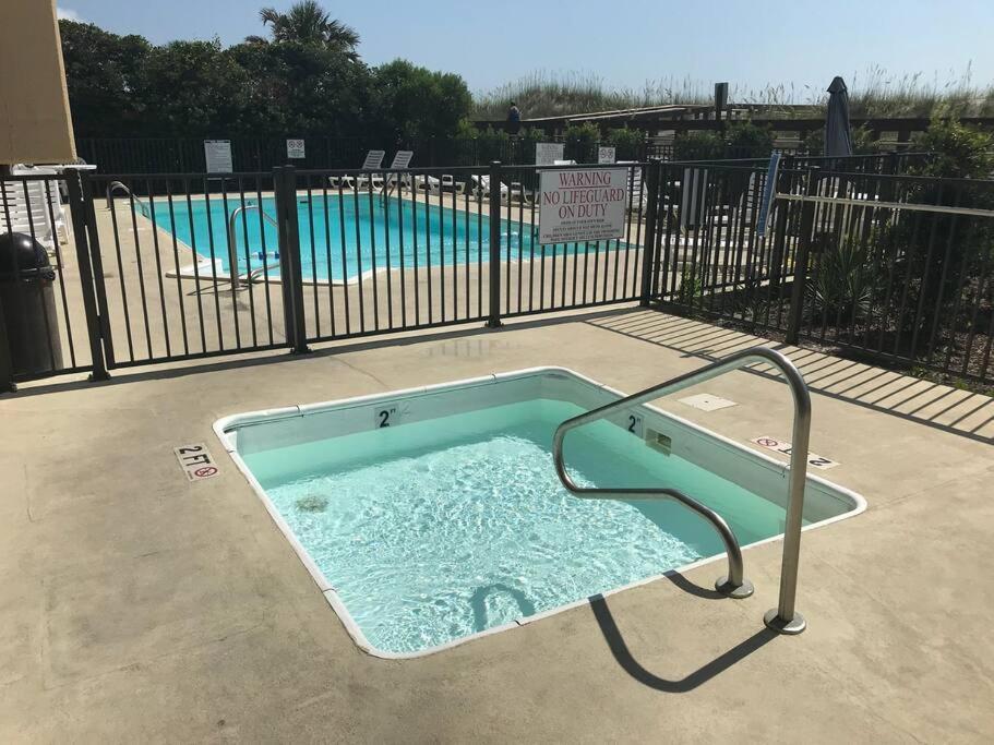 Oceanfront * Pool * Elevator * Boardwalk Apartment Carolina Beach Bagian luar foto