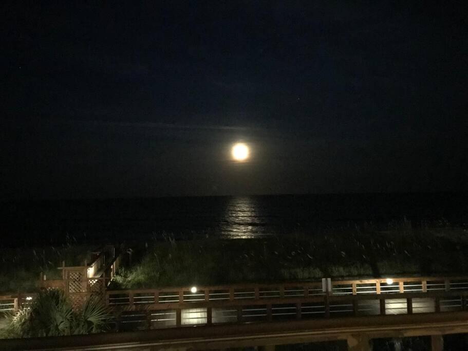 Oceanfront * Pool * Elevator * Boardwalk Apartment Carolina Beach Bagian luar foto
